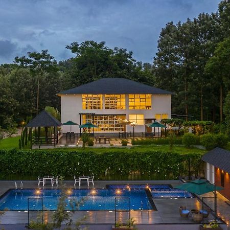 Vismita County Hotel Chikmagalur Ngoại thất bức ảnh
