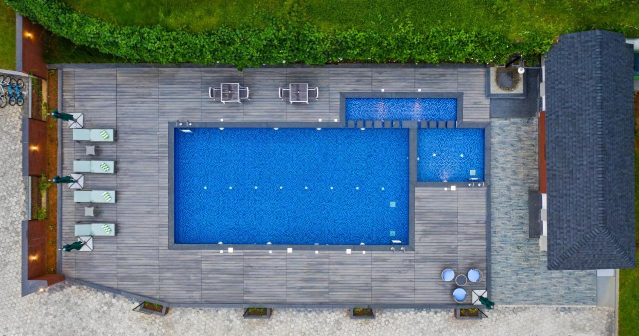 Vismita County Hotel Chikmagalur Ngoại thất bức ảnh