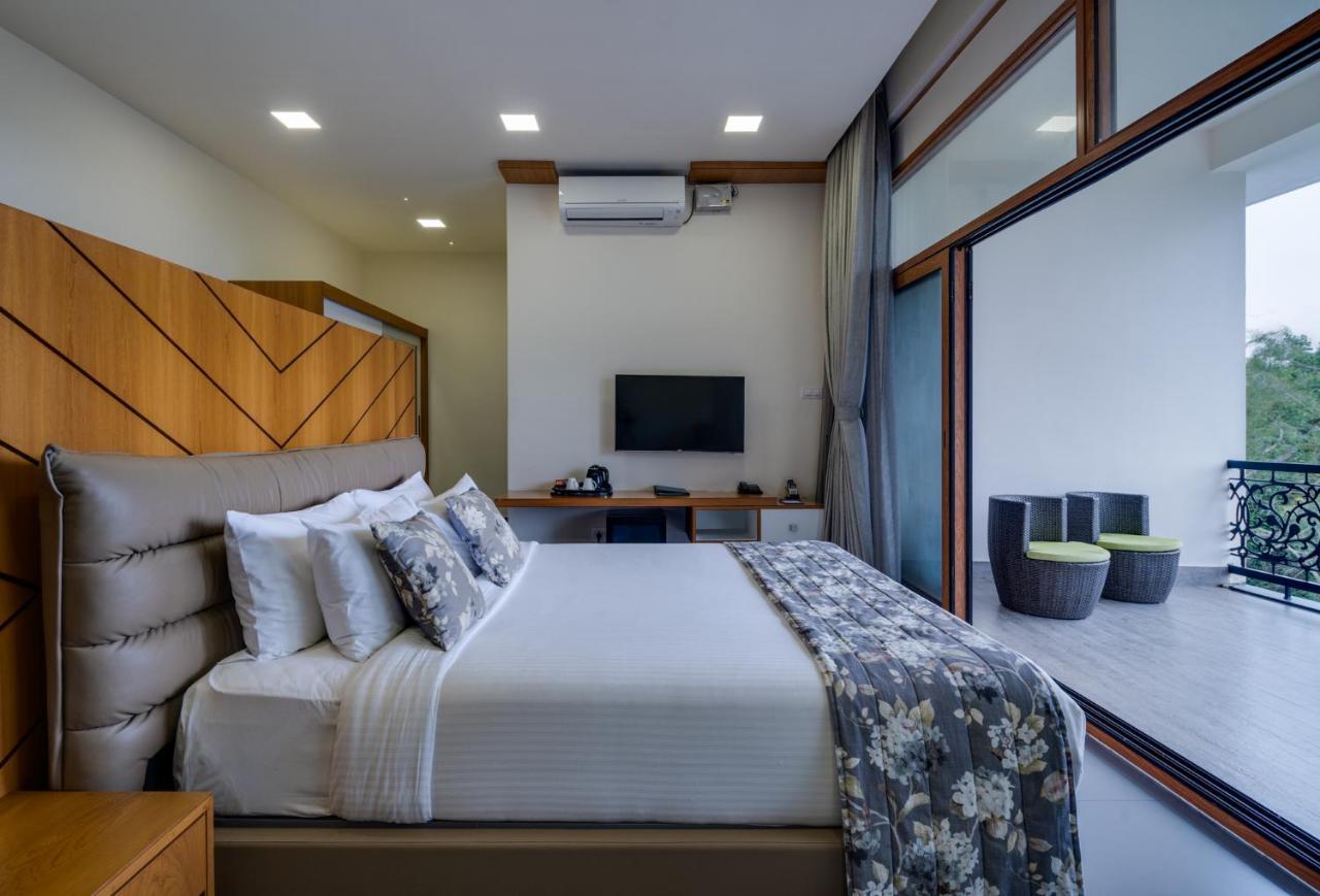 Vismita County Hotel Chikmagalur Ngoại thất bức ảnh