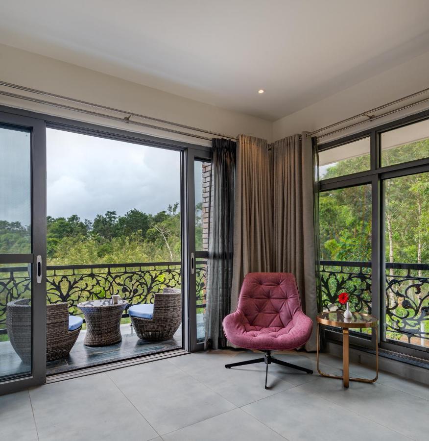 Vismita County Hotel Chikmagalur Ngoại thất bức ảnh