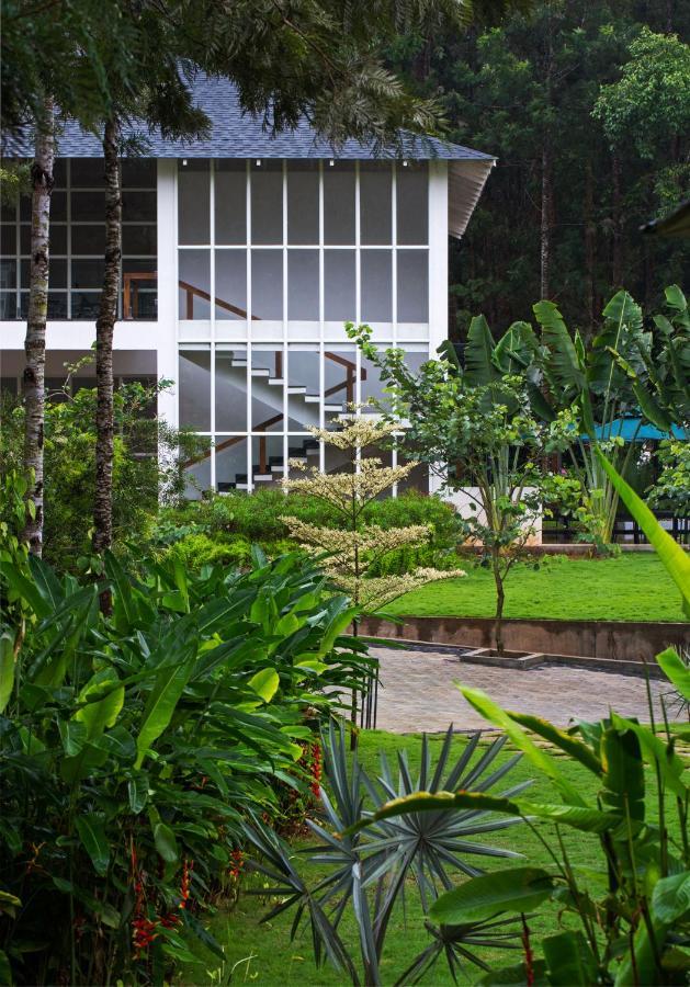 Vismita County Hotel Chikmagalur Ngoại thất bức ảnh